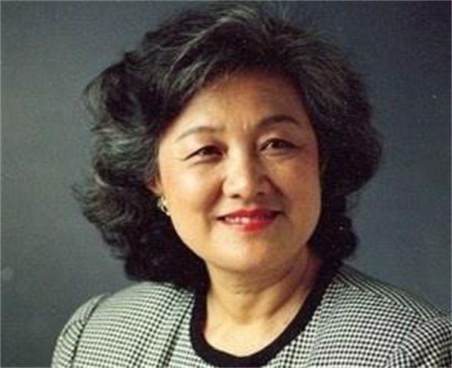 1983年乔冠华病逝，章含之对葬礼安排提出三点要求，中央：同意