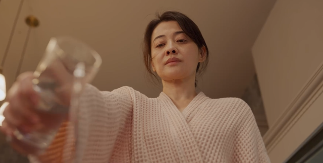 豁出去了，47岁梅婷解衣露乳，黄渤演出了观众的真实反应！