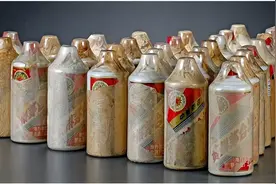 家中翻出来10年的老酒还能喝吗？白酒到底有没有保质期？建议了解图片