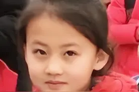 2021年，宁夏7岁小女孩一笑成名，后拒百万签约，如今怎么样了？图片