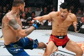 36岁李景亮遭遇职业生涯首次被KO！被重拳打晕挺尸，却不愿退役图片
