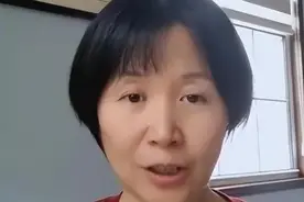 离开《非诚勿扰》7年后，黄涵现身头条读书日，和以前判若两人图片