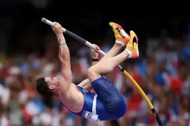 下体卡杆出局！法国选手尴尬翻车 意外爆红 粉丝暴涨10万图片