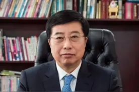 海信董事长周厚健宣布退休，高风亮节放弃可以终身持有的股份图片