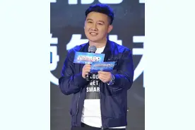 赵本山徒弟胖丫卖假药入狱，杨树林痴心不改，独自带女儿苦等爱妻图片