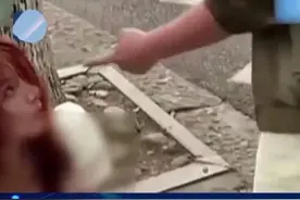 女子酒后在车上做“不雅”动作，车主愤怒：打你一巴掌给你500块图片