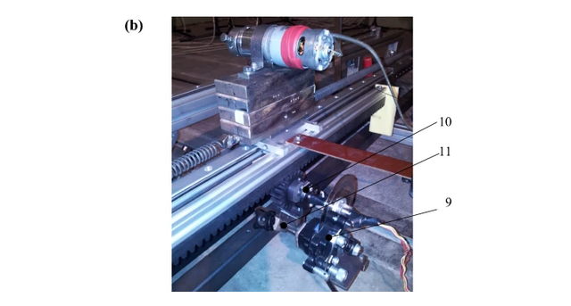 通过优化共振能量传递系统，提升冲压机的工作性能和系统动态特性