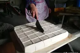 农村人用石膏打豆腐历史悠久，为何有人说不能吃？图片