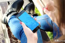 下班后不想接工作电话怎么办？用铝箔纸把手机包起来，真管用？图片