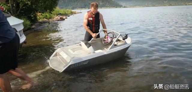 世界上最小的喷射艇，只有6英尺长