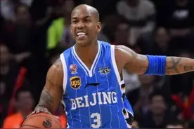 马布里前助理:老马装甲车内疑似性侵女合作方 王猛差点送他回美国图片