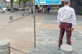 赣州市章贡区一指示牌个头太矮易伤人图片