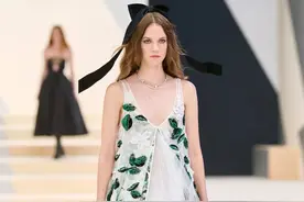 极致奢华、性感唯美，这样华丽的礼服只有在高定周才能看到了图片