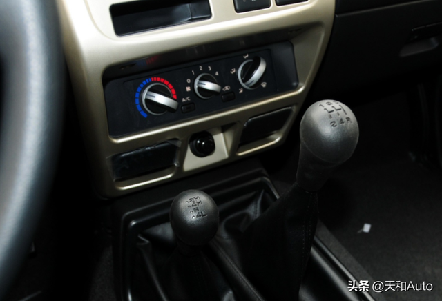 解读日产尼桑的硬派车型：红极一时的帕拉丁，步其后尘的途达