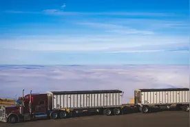 半挂车车斗用买保险么？挂车保险一年多少钱？图片