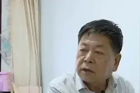 61岁大妈相亲，张口就要钱，大爷：你不是18岁大姑娘，还要彩礼？图片