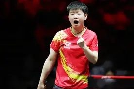 下手太狠了！孙颖莎3-0掀翻刘诗雯，女双剃光头，与伊藤早田争冠图片