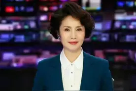 央视徐俐：二婚嫁人时儿子结婚证上的留言让她泪目，后悔没生二胎图片