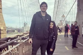 NBA球星夫妻最萌身高差，猜猜是多少图片