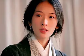 48岁林志玲生子后首露面，头发稀疏颜值下滑严重，网友直呼认不出图片