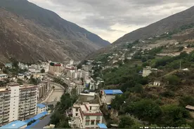 没有红绿灯的四川县城，没有高楼像农村，全县仅2万多人图片