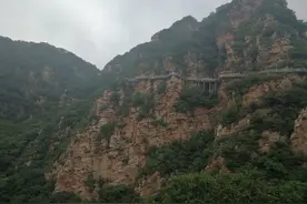 企业的兴衰成败在于老板的决策图片