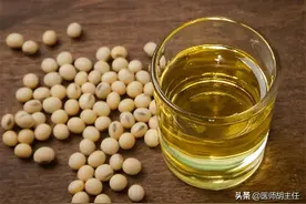 什么油最不健康呢？大豆油吗？医生提醒：这3种油应该少吃或不吃图片