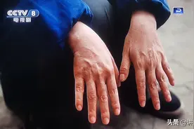 《人世间》看手相：女人手如姜，男人手如绵图片