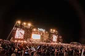 音乐节，不认识乐队无所谓！3分钟教你在今夏成为吸睛王图片