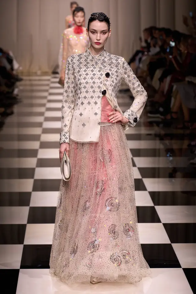 ������Armani Priv�� 2023 �ﶬ�߶�ϵ��Ůװ