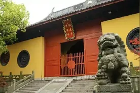 明朝一和尚问高僧：为何狗子没有佛性？高僧：等冷泉逆流再说图片