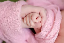 胎心监护不好，破水后羊水混浊，紧急剖腹产，记我的顺转剖经历图片