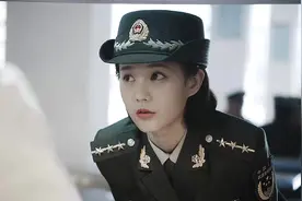 《特战荣耀》艾千雪不穿袜子惹争议，网友：裸露双足成何体统？图片