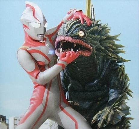 以下八张奥特曼打怪兽图片，各位能认出是哪位奥特曼吗？