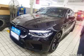 性能车的天花板！花130万买辆4千公里的宝马M5，不比奥迪RS7香？图片