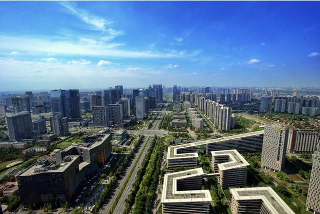 如何做好人的文章强化城市核心力量？