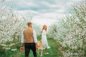 小情侣被迫分开，男方苦苦寻找八年，再次相见彼此单身，再续前缘图片