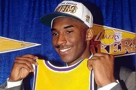 在三连冠期间，科比是否获得过FMVP的选票？数据告诉你答案图片