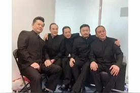 搞笑动图：狗子：我说我不来你偏让我来，你看看这是人该干的事吗图片