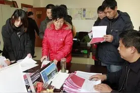 人民日报:“医保个人账户资金不归自己所有”，引发社会各界关注图片