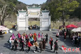 “三八”妇女节，常德桃花源景区开启“人从众”模式图片