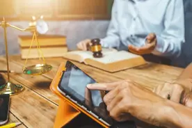 为什么律师不管输赢都要收律师费？打官司，先搞清楚请律师的目的图片