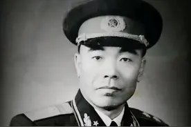 55年，毛主席夸50军在朝鲜打得不错，军长：主席，我想要提个请求图片