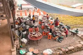 村民占我家的土地盖房，新房盖好后却发生意外，如今那里杂草丛生图片