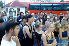 柬埔寨西港1.6万外国人办理劳工证图片