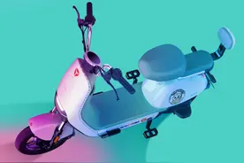 免驾照能上牌！雅迪、小刀2款高颜值国标电动车，性能一流跑得远图片