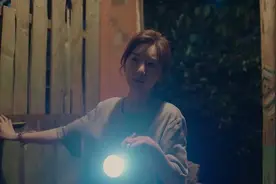 《埃博拉前线》何欢帮乌尔曼脱身，乌尔曼的身份有什么秘密呢图片