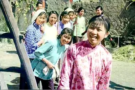 《地道战》中，传宝妹妹毛妮、女民兵素云没上字幕，两个演员是谁图片