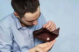 为什么有些男人一辈子发不了财？并非运气不好，而是有三方面亏欠图片