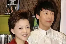 他是杨澜的儿子，长相像“复制粘贴”杨澜，身高1米85高大帅气图片